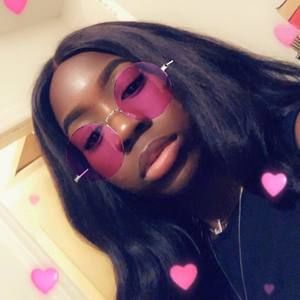 Meet your Posher, Laury